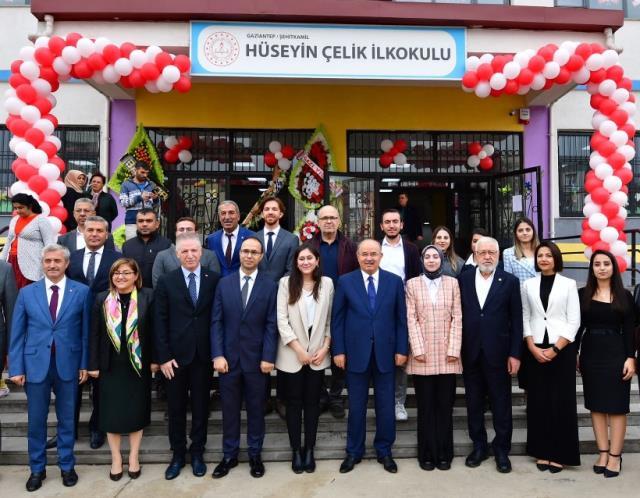 Kılıçdaroğlu'nu tebrik etmişti: AK Parti'li Çelik'in ismi Gaziantep'te bir okula verildi Kılıçdaroğlu'nu tebrik etmişti: AK Parti'li Çelik'in ismi Gaziantep'te bir okula verildi