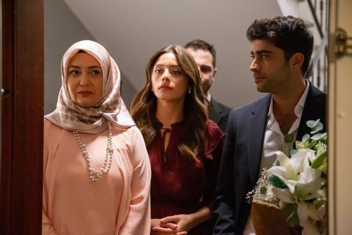 Kızılcık Şerbeti oyuncuları kimler? Kızılcık Şerbeti dizisi oyuncu kadrosu kim?