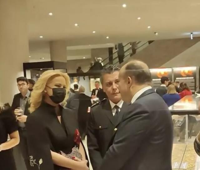 Müge Anlı ile eşi Şinasi Yüzbaşıoğlu ilk kez birlikte görüntülendi! İşte o görüntüler! Müge Anlı ile eşi Şinasi Yüzbaşıoğlu ilk kez birlikte görüntülendi! İşte o görüntüler!