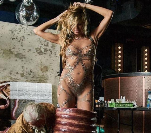 Dünyaca ünlü manken Heidi Klum çırılçıplak soyundu! Fotoğrafı gören hayranları şokta Dünyaca ünlü manken Heidi Klum çırılçıplak soyundu! Fotoğrafı gören hayranları şokta