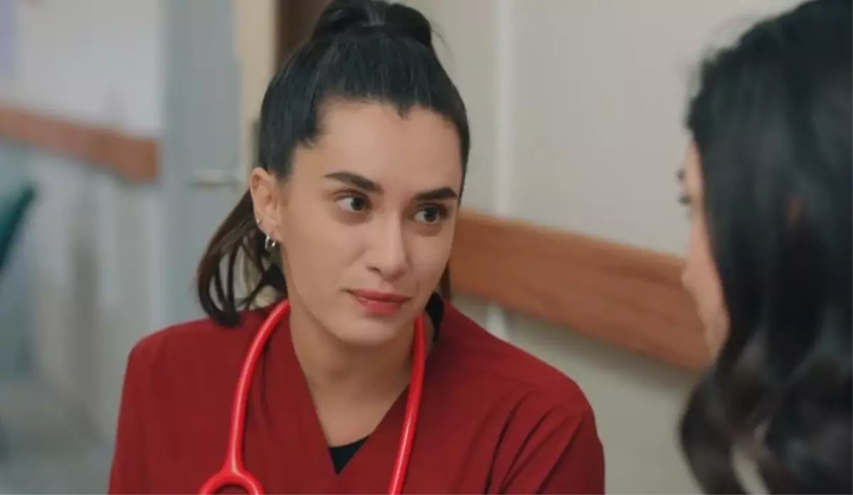 Hayat Bugün Derin kimdir, kim canlandırıyor? Doç. Dr. Derin Nalbantoğlu kimdir? Hayat Bugün doktor Derin'in gerçek ismi ne?