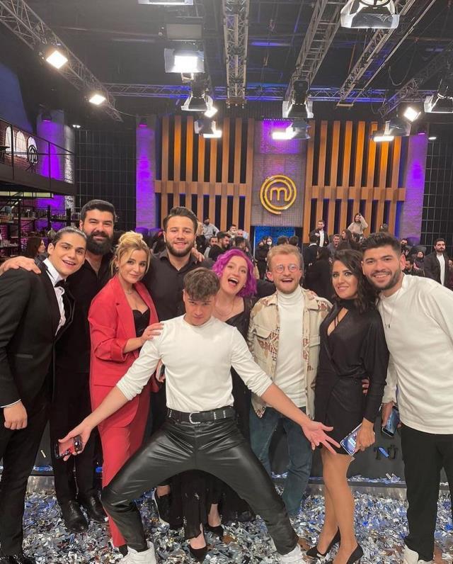 MasterChef'te Mehmet Yalçınkaya'nın iş teklifini reddeden Tunahan Ak, çalıştığı kafenin ortağı oldu MasterChef'te Mehmet Yalçınkaya'nın iş teklifini reddeden Tunahan Ak, çalıştığı kafenin ortağı oldu