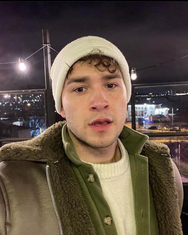 MasterChef'te Mehmet Yalçınkaya'nın iş teklifini reddeden Tunahan Ak, çalıştığı kafenin ortağı oldu MasterChef'te Mehmet Yalçınkaya'nın iş teklifini reddeden Tunahan Ak, çalıştığı kafenin ortağı oldu