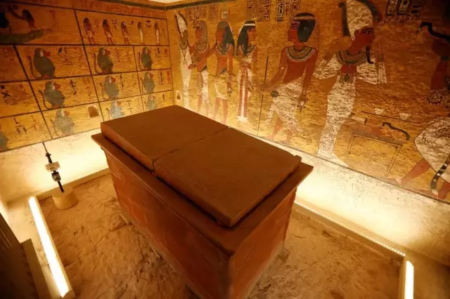 Mısır, Kral Tutankamon'un Mezarının Keşfedilmesinin 100. Yıl Dönümünü Kutladı Mısır, Kral Tutankamon'un Mezarının Keşfedilmesinin 100. Yıl Dönümünü Kutladı