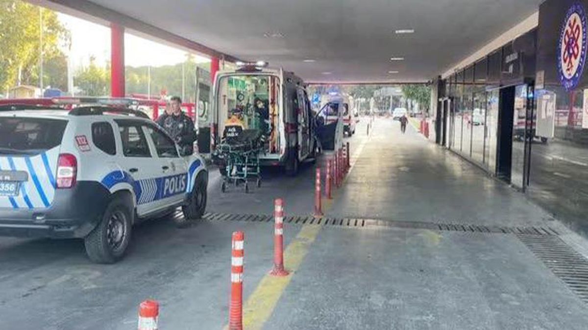 Önce annesini sonra kendini bıçakladı