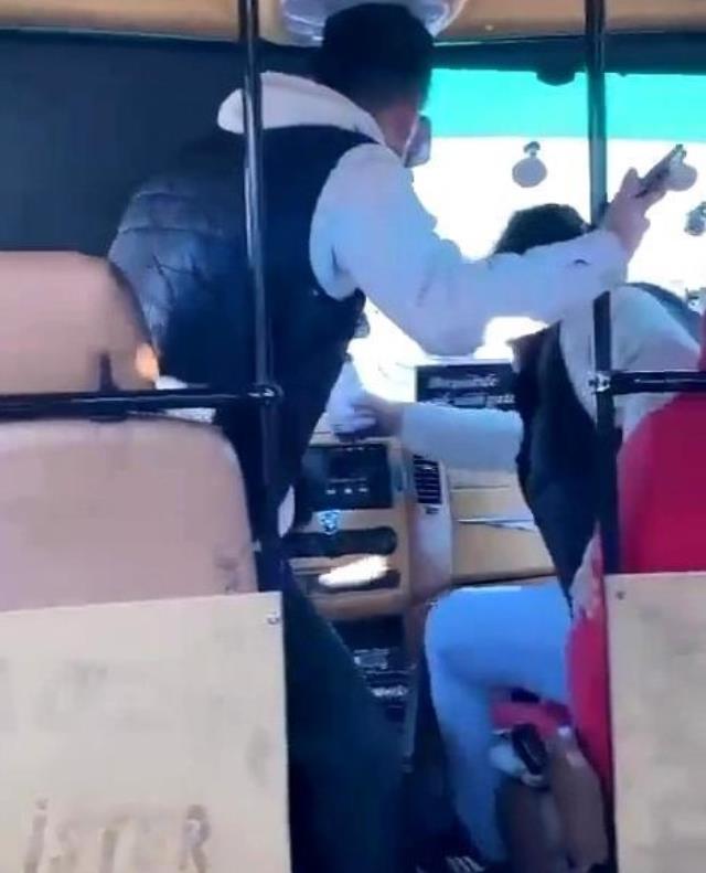 TEM otoyolunda minibüste 'seyir halindeyken şoför değişikliği' kamerada