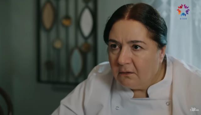 Yalı Çapkını Şefika kimdir, kim canlandırıyor? Yalı Çapkını Şefika gerçekte kimdir, ismi nedir? Hülya Duyar kimdir, kaç yaşında, nereli? Yalı Çapkını Şefika kimdir, kim canlandırıyor? Yalı Çapkını Şefika gerçekte kimdir, ismi nedir? Hülya Duyar kimdir, kaç yaşında, nereli?