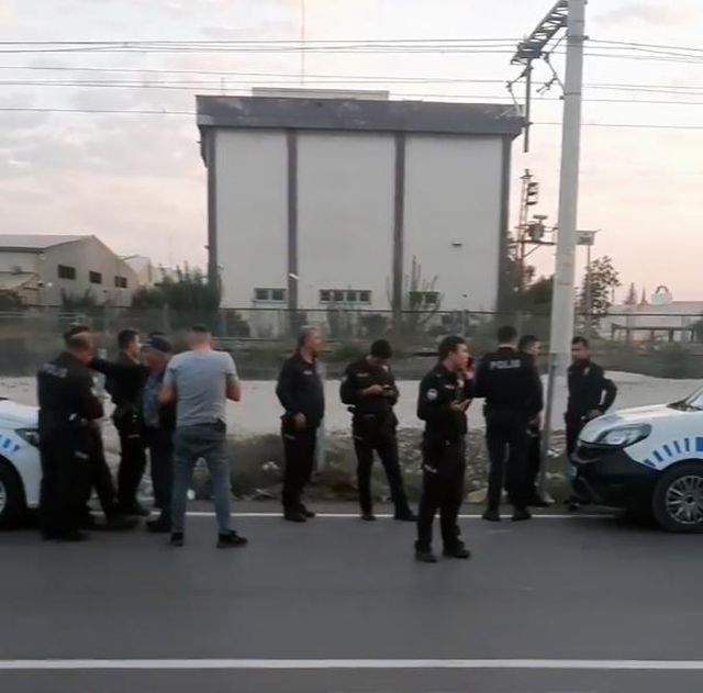 ADANA'DA POŞET İÇERİSİNDE YOL KENARINA BIRAKILMIŞ BEBEK CESEDİ BULUNDU