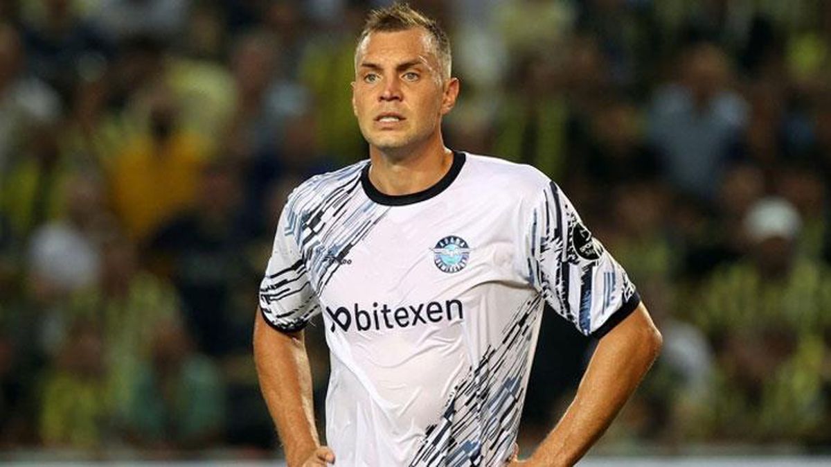 Adana Demirspor'dan herkesi şaşırtan karar! Yıldız golcü ile yollar ayrıldı