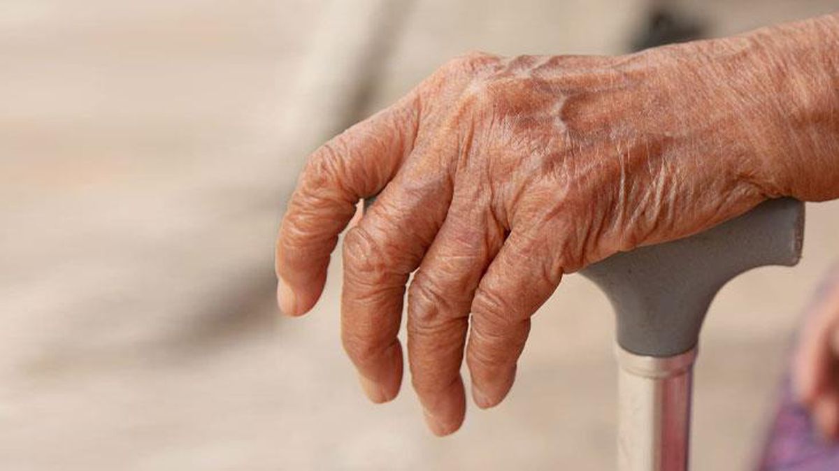 Huzurevinde bastonlu cinayet! Kafasına aldığı darbeyle can verdi