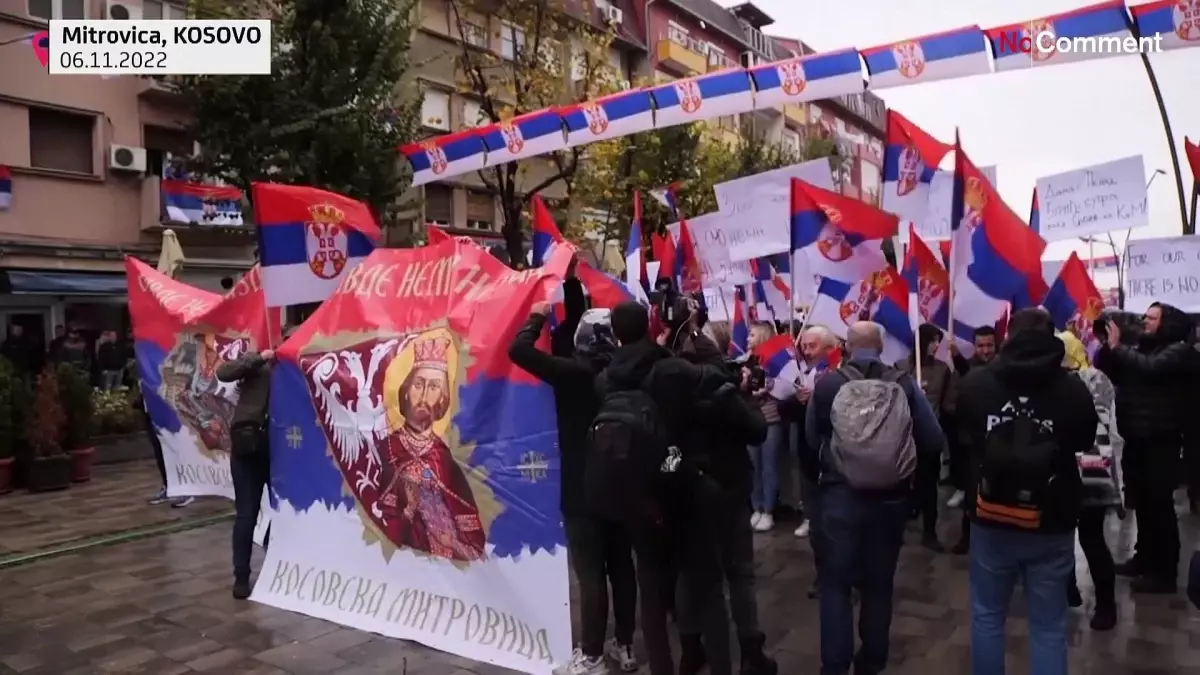 Kosovalı Sırplar, hükümetin 'araç plakası' kararını protesto etti