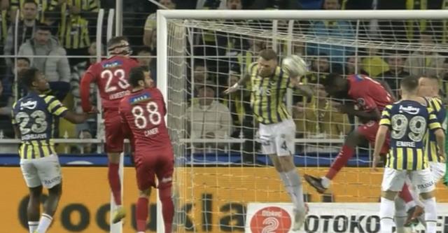 VAR, hakemi çağırmayınca kıyamet koptu! Fenerbahçe maçında çok tartışılacak karar
