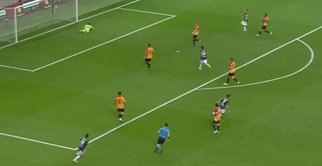 Ofsporlu futbolcu hayatının golünü Galatasaray'a attı! Tribündekiler ağzı açık izledi