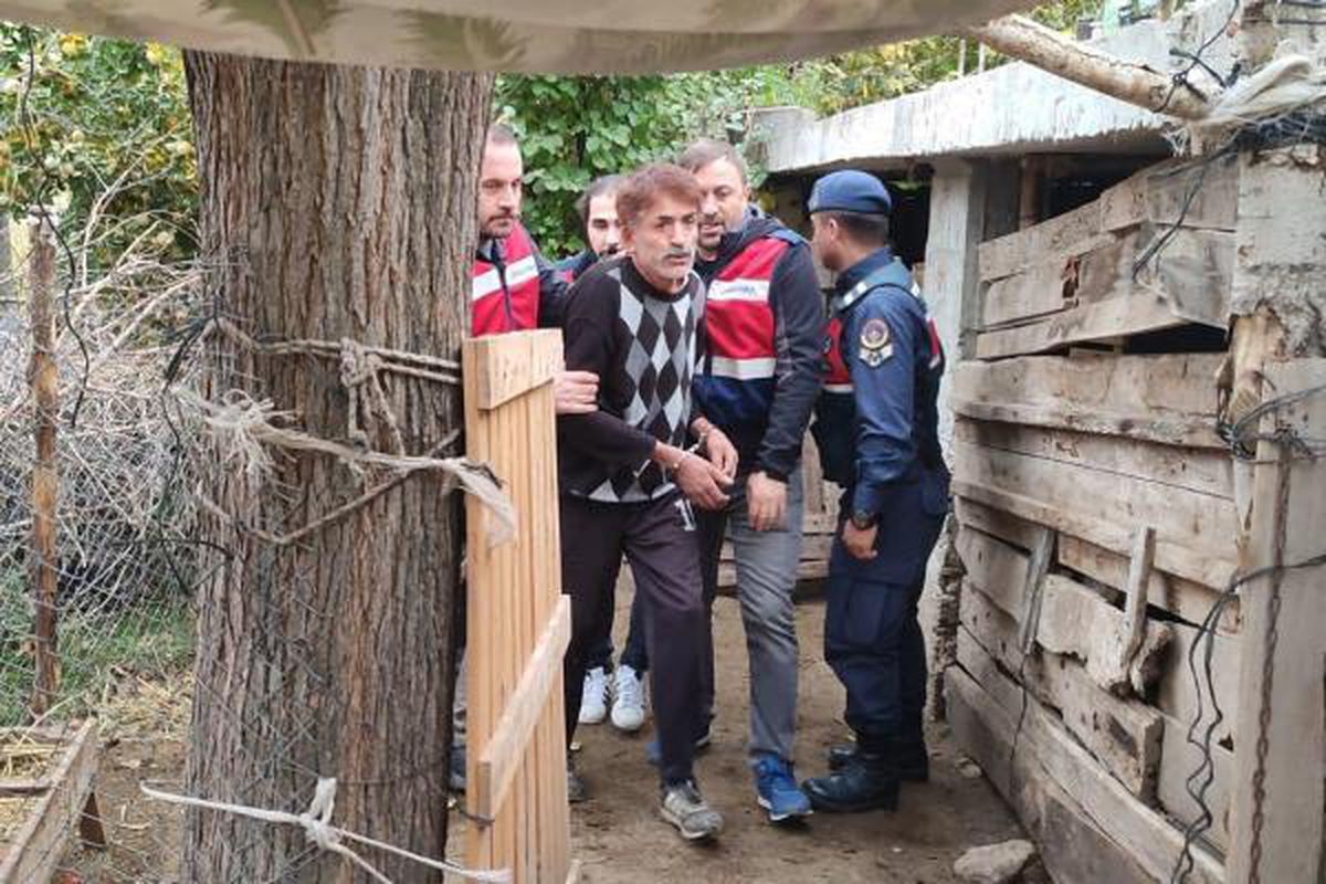 Ucuz paunt almak isteyen arkadaşını 400 bin lira dolandırdı, saklandığı ahırda yakalandı