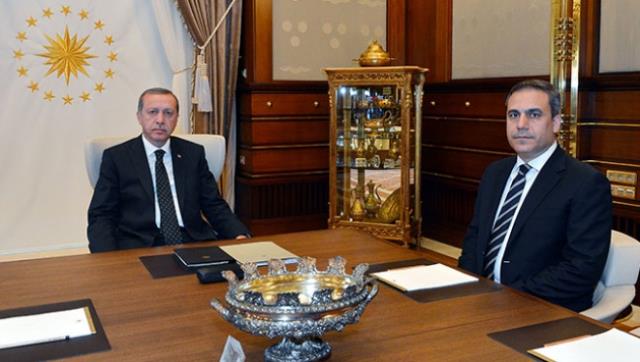 Yunan medyasının yeni gündemi! Cumhurbaşkanı Erdoğan'ın yanındaki ismi işaret ettiler: Varlığı endişe verici