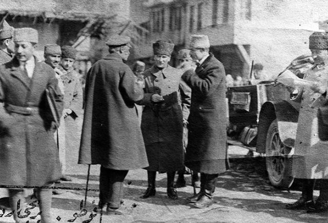 Atatürk kaç yaşında öldü? Mustafa Kemal Atatürk ölüm saati nedir?