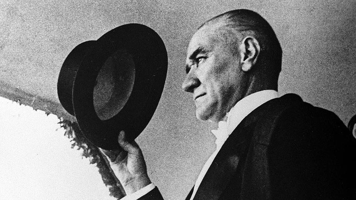 Atatürk ölmeden önce aleykümselam dedi mi? Atatürk ölmeden önce neden aleykümselam dedi?