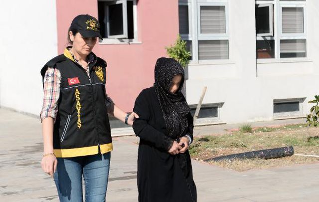 Doğurduğu bebeği yol kenarına bırakan kadından garip savunma: Kimden olduğunu bilmediğim için eşimden sakladım
