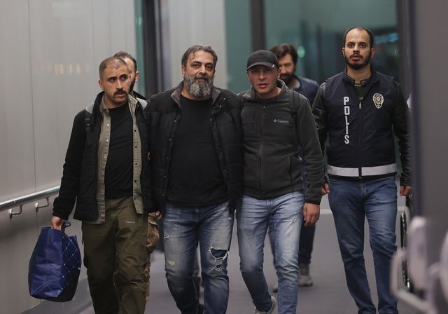 Kırmızı bültenle aranırken Arnavutluk'ta yakalanan Salih Akkurt Türkiye'ye getirildi