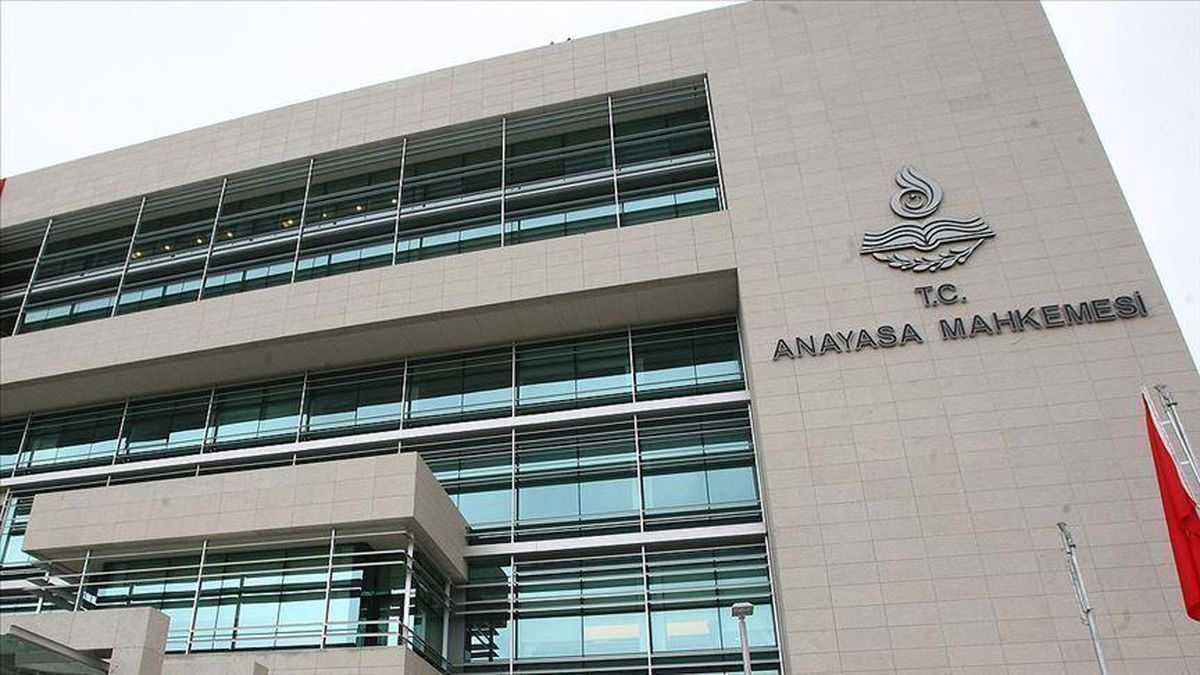 Anayasa Mahkemesi uzman öğretmenlik meslek kanununu iptal etti mi?