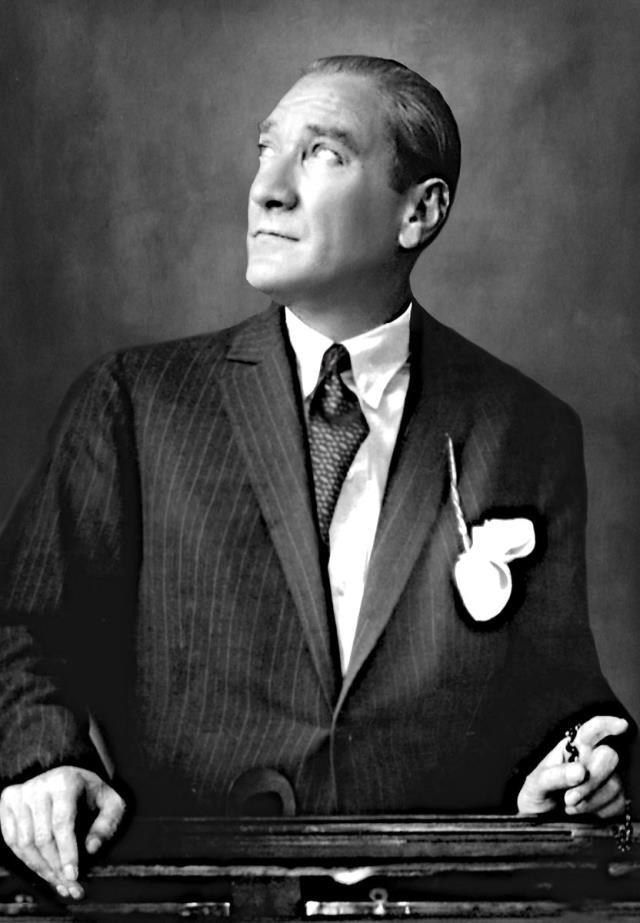 Atatürk siyah beyaz fotoğraflar! Yaka için siyah beyaz Atatürk fotoğrafları!