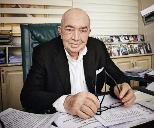 Kalça kemiği kırılan Türker İnanoğlu, hastaneye kaldırıldı