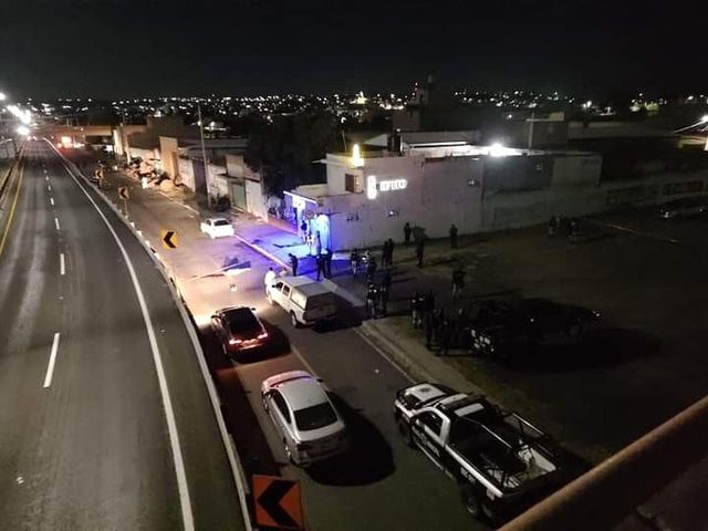 Ülkeyi sarsan kartel saldırısı! Gece kulübünü hedef alıp 9 kişiyi öldürdüler Ülkeyi sarsan kartel saldırısı! Gece kulübünü hedef alıp 9 kişiyi öldürdüler