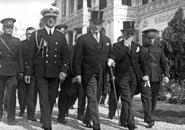 Ulu Önder Mustafa Kemal Atatürk'ü aramızdan ayrılışının 84. yıl dönümünde sevgi, saygı ve minnetle anıyoruz