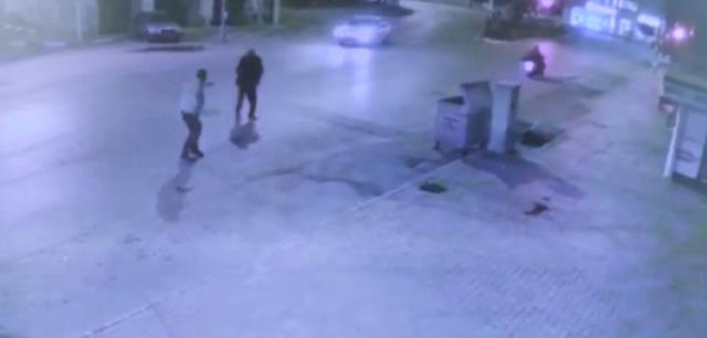 Aile kavgası kanlı bitti! Yeğeninin kocasına yol ortasında kurşun yağdırdı