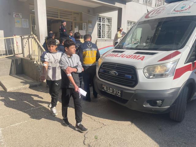 Bursa'da gıda zehirlenmesi sonucu 13 öğrenci hastanelik oldu