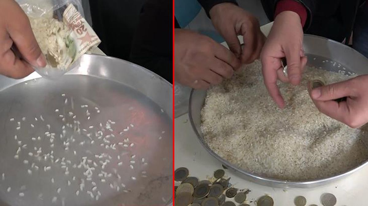 Dilencinin yanındaki pirinci kontrol eden zabıtalar, taş ayıklar gibi para ayıkladı