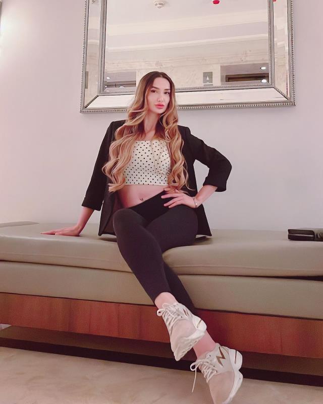 Hakkında arama kararı bulunan Yağmur Sarnıç, polis merkezinde olay çıkardı Hakkında arama kararı bulunan Yağmur Sarnıç, polis merkezinde olay çıkardı