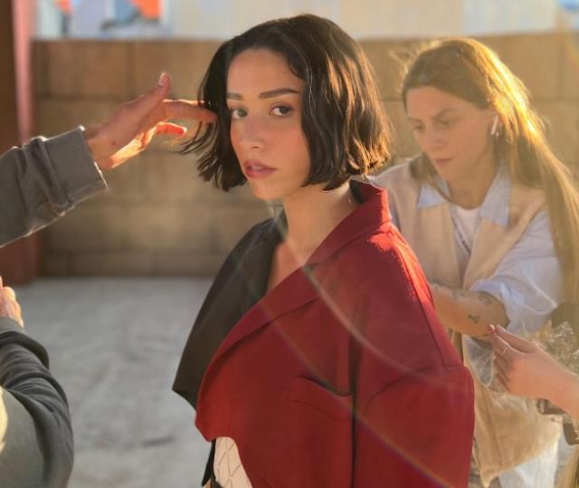 Zeynep Bastık'la fotoğraf çektirmek isteyen hayranı aldığı cevapla şaşkına döndü