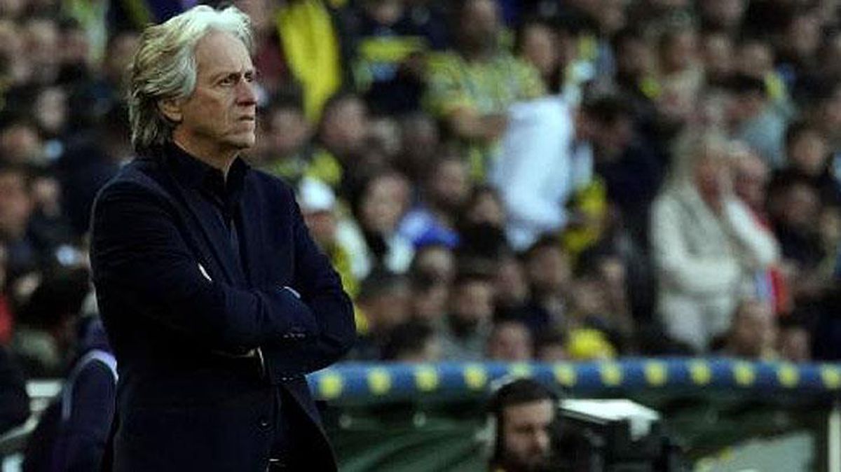 'Bunu beklemiyorduk' diyen Jorge Jesus, mağlubiyet sonrası tüm rakiplerine net mesaj gönderdi