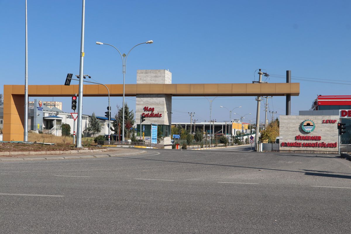 Diyarbakır OSB'de bir fabrikadaki patlamada, 1 kişi öldü, 3 kişi yaralandı