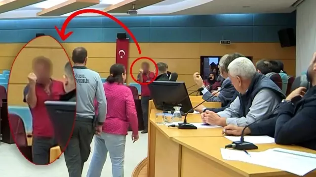 Belediye başkanına küfürler savurup, camları ve kapıları indirdi