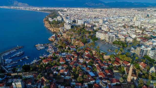 Antalya'da yaşam zorlaşıyor! Hayat pahalılığı ve konuta erişilebilirlik açısından İstanbul ile yarışıyor Antalya'da yaşam zorlaşıyor! Hayat pahalılığı ve konuta erişilebilirlik açısından İstanbul ile yarışıyor