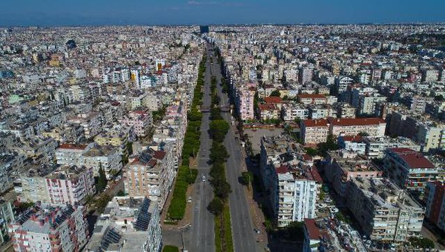 Antalya'da yaşam zorlaşıyor! Hayat pahalılığı ve konuta erişilebilirlik açısından İstanbul ile yarışıyor Antalya'da yaşam zorlaşıyor! Hayat pahalılığı ve konuta erişilebilirlik açısından İstanbul ile yarışıyor