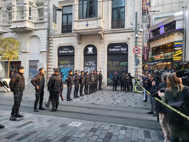 Son Dakika: İstiklal Caddesi'nde bombalı saldırı: 6 ölü, 53 yaralı Son Dakika: İstiklal Caddesi'nde bombalı saldırı: 6 ölü, 53 yaralı