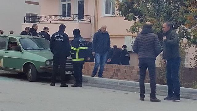 Savcı ve emniyet müdürü olay yerinde! Dini nikahlı eşini silahla rehin aldı; 17 saattir ikna edilmeye çalışılıyor
