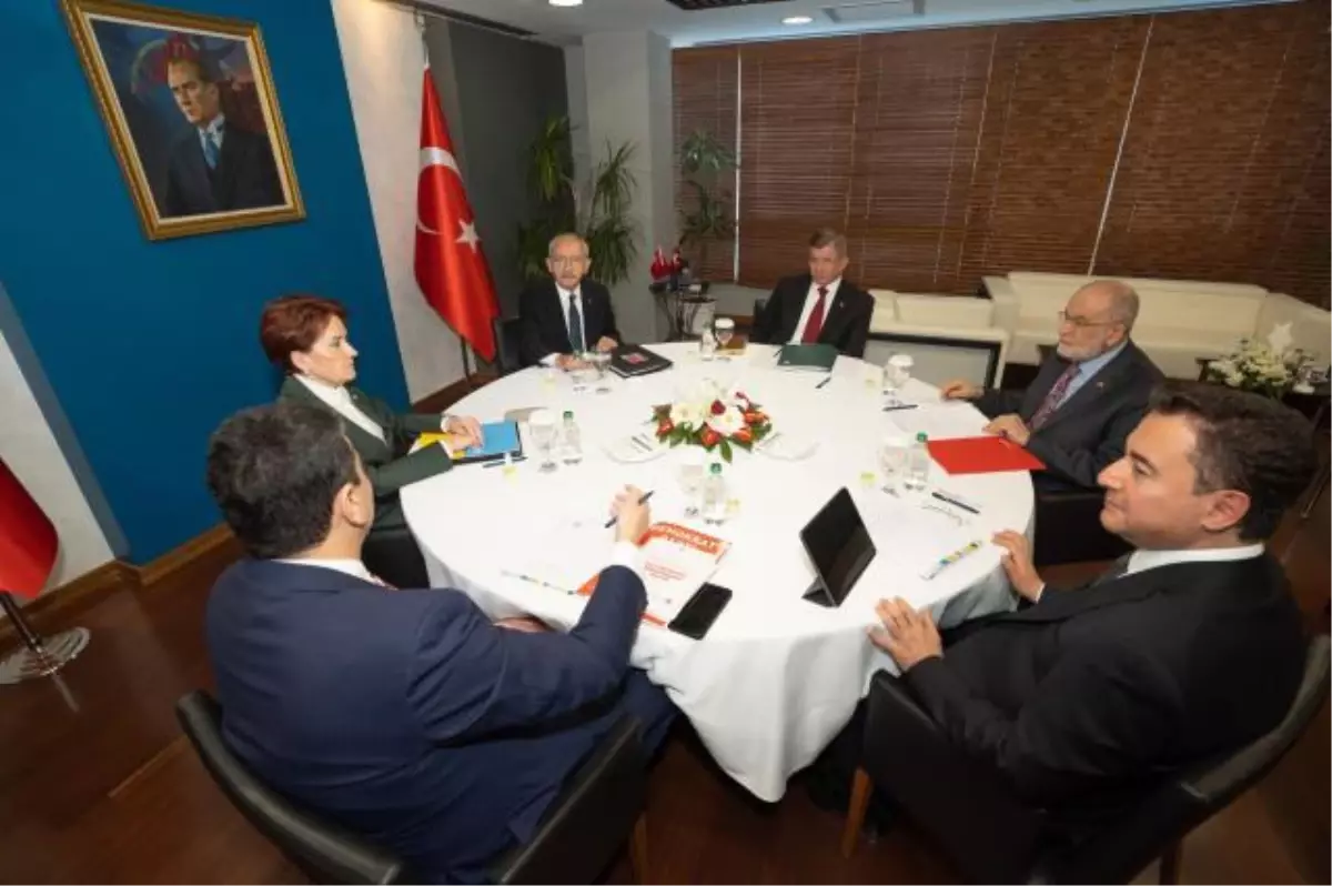 Haberler.com Türkiye ve dünya haber gündemi: Haberler.com editörleri 14 Kasım 2022'deki önemli haberleri ve haber başlıklarını sizler için derledi!
