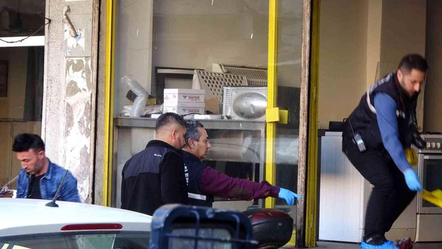 Husumetliler 12 yaşlarındaki çocuğu sokak ortasında başından vurdu