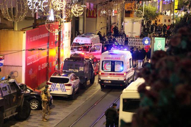 Son Dakika! İstiklal Caddesi'nde 6 vatandaşımızı kaybettiğimiz saldırıda bombayı bırakan kişi gözaltına alındı Son Dakika! İstiklal Caddesi'nde 6 vatandaşımızı kaybettiğimiz saldırıda bombayı bırakan kişi gözaltına alındı