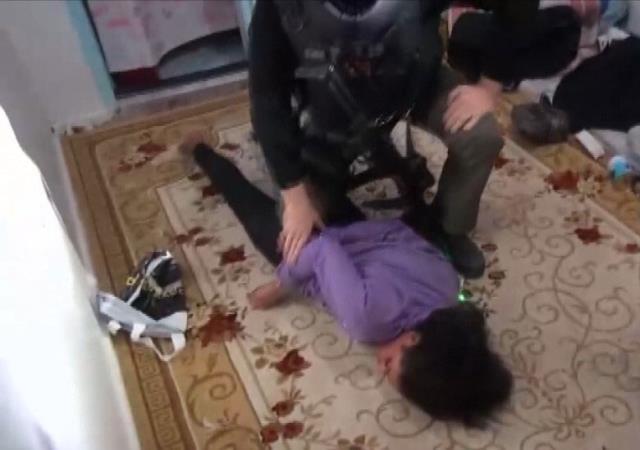 Son Dakika! İstiklal Caddesi'nde 6 vatandaşımızı kaybettiğimiz saldırıda bombayı bırakan kişi yakalandı Son Dakika! İstiklal Caddesi'nde 6 vatandaşımızı kaybettiğimiz saldırıda bombayı bırakan kişi yakalandı