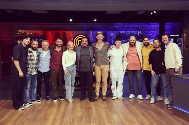 Taksim'de dükkanı olan eski MasterChef yarışmacısı Burcu Önal, saldırı yaşadığı korkuyu anlattı: 5 dakika uzaklıktaydık Taksim'de dükkanı olan eski MasterChef yarışmacısı Burcu Önal, saldırı yaşadığı korkuyu anlattı: 5 dakika uzaklıktaydık
