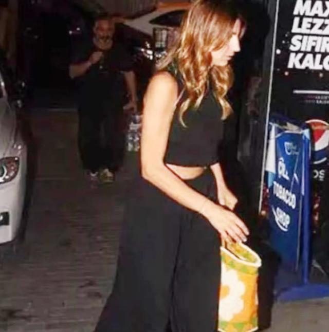 Aşk yaşamaya başlayan Cem Yılmaz ve Seda Akman çiftinden ilk kare geldi Aşk yaşamaya başlayan Cem Yılmaz ve Seda Akman çiftinden ilk kare geldi