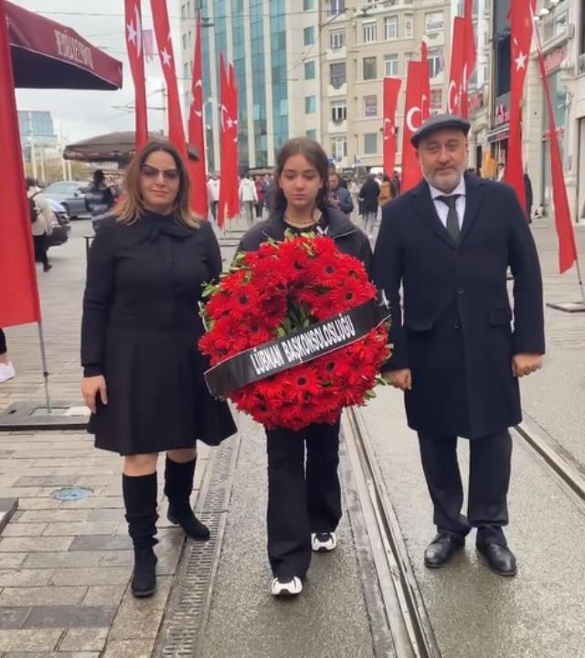 Başkonsoloslar Taksim'de terör saldırısının yapıldığı alana çelenk bıraktı! Hepsinin temennisi ortaktı