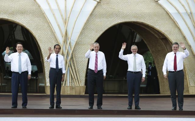 Cumhurbaşkanı Erdoğan ve ABD Başkanı Biden arasında önemli görüşme! 3 önemli konu masaya yatırılacak Cumhurbaşkanı Erdoğan ve ABD Başkanı Biden arasında önemli görüşme! 3 önemli konu masaya yatırılacak