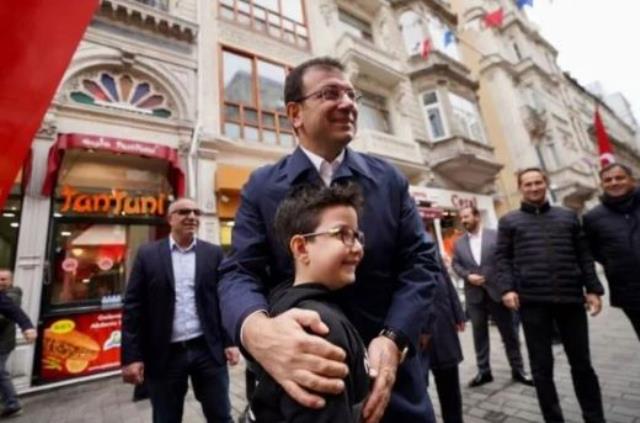 Her gün Taksim'e giden İBB Başkanı Ekrem İmamoğlu karşılaştığı ilginç manzarayı söyledi Her gün Taksim'e giden İBB Başkanı Ekrem İmamoğlu karşılaştığı ilginç manzarayı söyledi