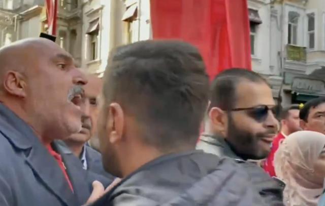 Taksim'de açıklama yapan İYİ Partili heyete vatandaştan tepki: Sabahtan beri hepiniz gülüyorsunuz, utanın